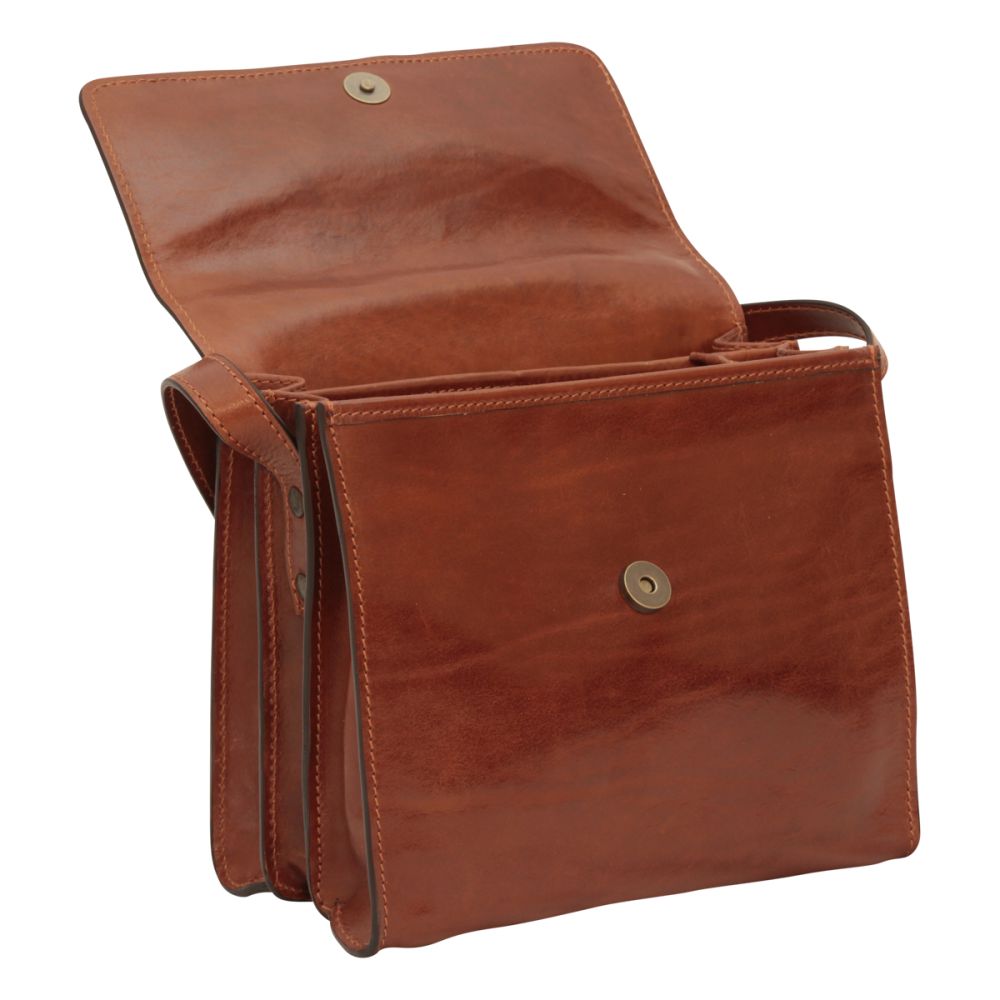 Edle Schultertasche aus Kalbsleder – Detailaufnahme Klappe