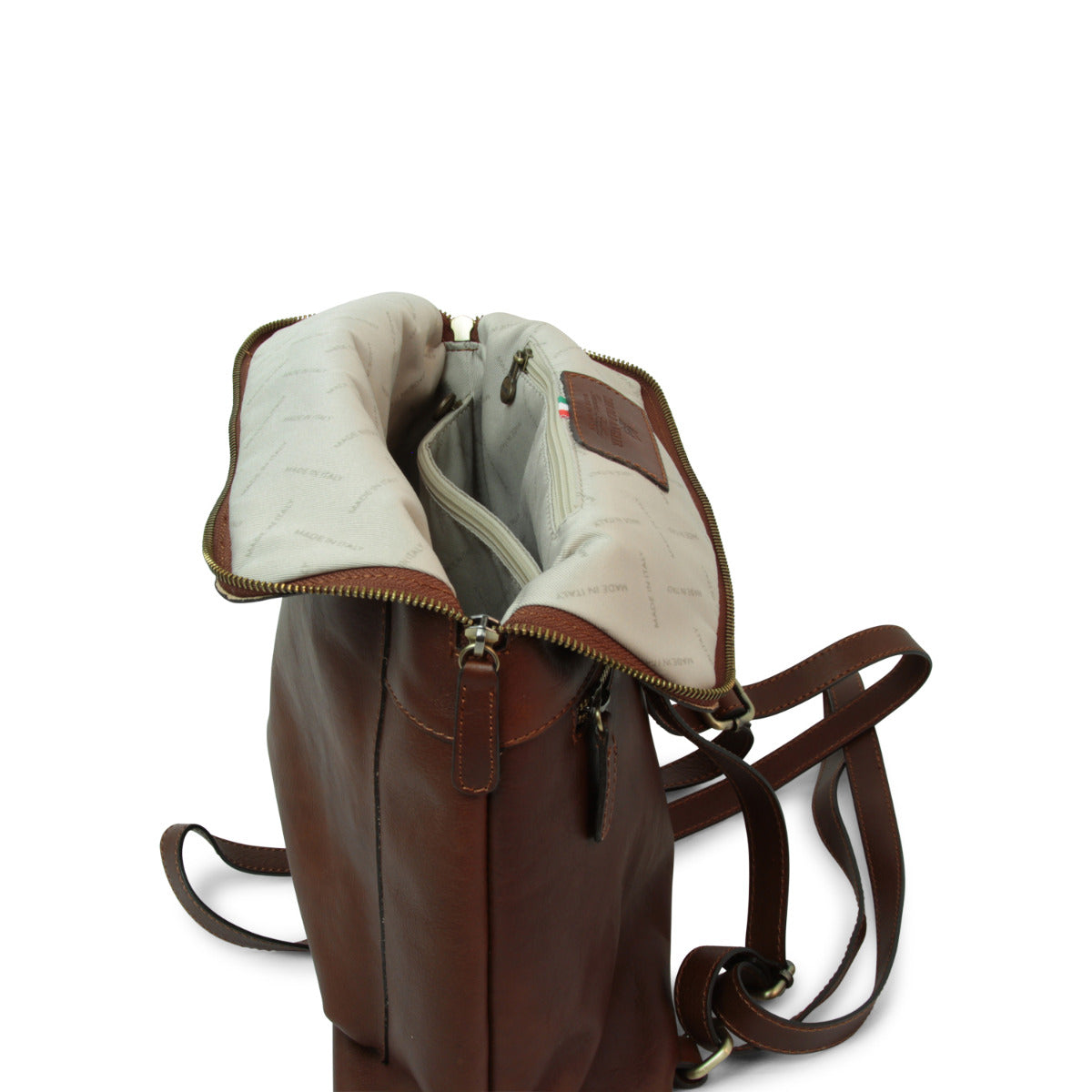 Leder Rucksack Chestnut – Seitenansicht mit verstellbaren Schulterriemen