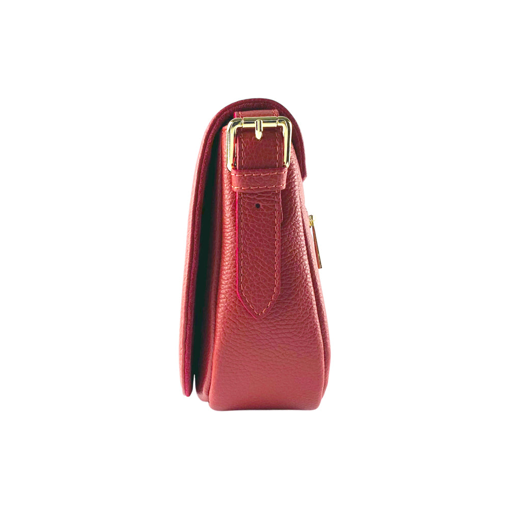 Schultertasche Damen Echtleder Rot – Seitliche Ansicht, elegante Form und hochwertige Verarbeitung