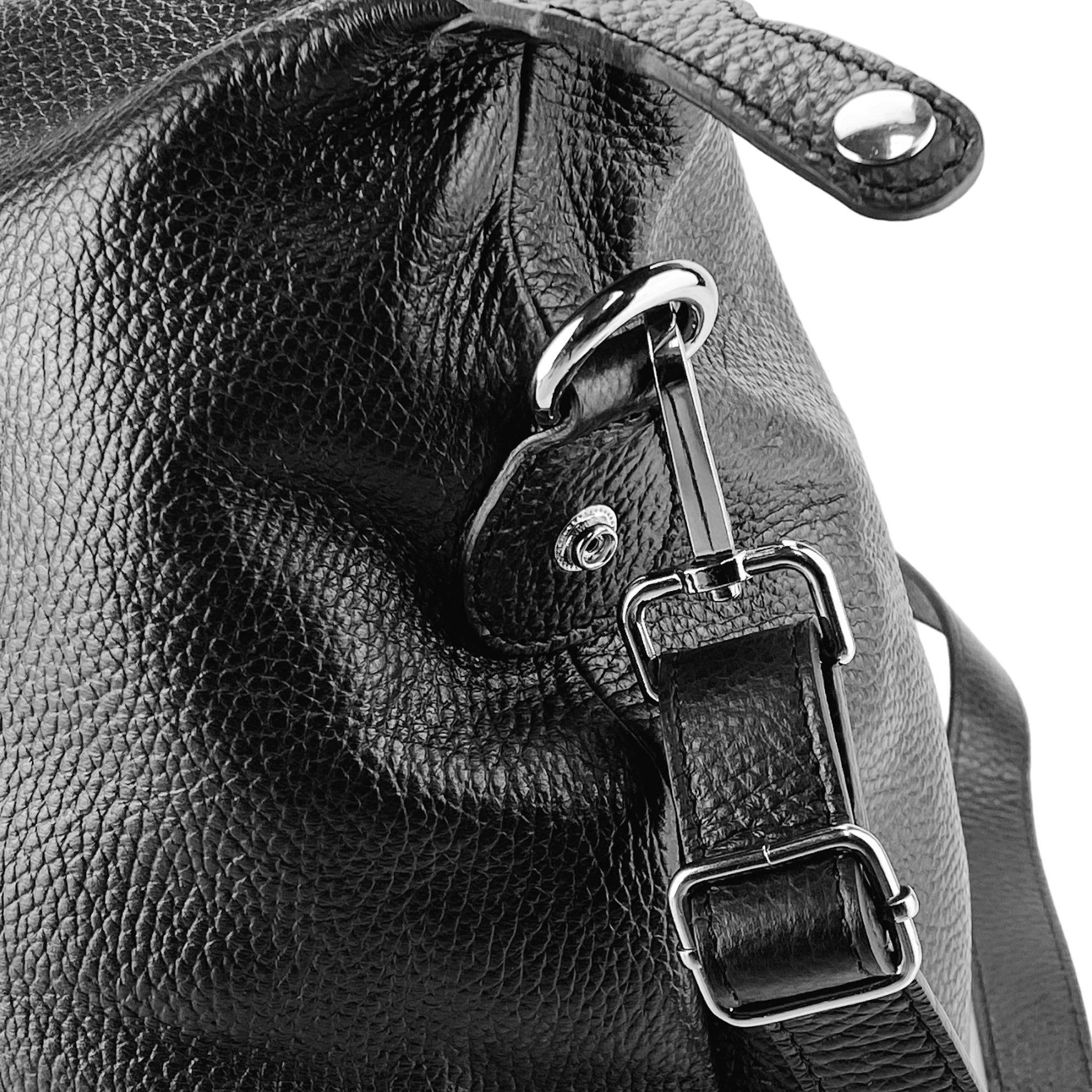 Italienische schwarze Leder Reisetasche für Herren & Damen – elegante Travel Bag mit abnehmbarem Schulterriemen, Reißverschluss und hochwertiger Verarbeitung, Made in Italy.
