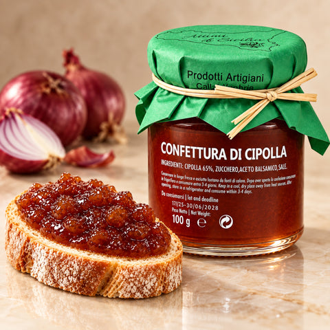 Zwiebelmarmelade aus Sizilien – Confiture di Cipolla mit Balsamico, 100g – Produktaufnahme mit dezenter Spiegelung
