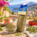 Oregano aus Sizilien – Getrockneter Oregano, Premium Gewürz, 30g – Serviervorschlag auf italienischer Terrasse