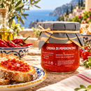 Crema di Peperoncino aus Sizilien – Italienische Chili Creme, 180g – Serviervorschlag auf italienischer Terrasse