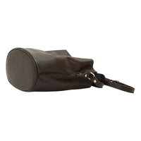 Italienische Schultertasche Leder Schwarz – Bodenansicht