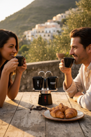     Bialetti Espressokocher schwarz auf Herd mit Kaffee