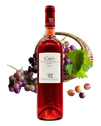 Cirò Rosé 2023 – Italienischer Roséwein aus Kalabrien mit einer leuchtenden Farbe und fruchtigem Aroma von roten Beeren, perfekt für leichte Speisen und entspannte Abende.