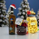 Italienisches Weihnachtsgeschenk mit Wein, Pasta Calamarata und sizilianischem Aufstrich – festliches Gourmet Geschenkset vor winterlichem Hintergrund