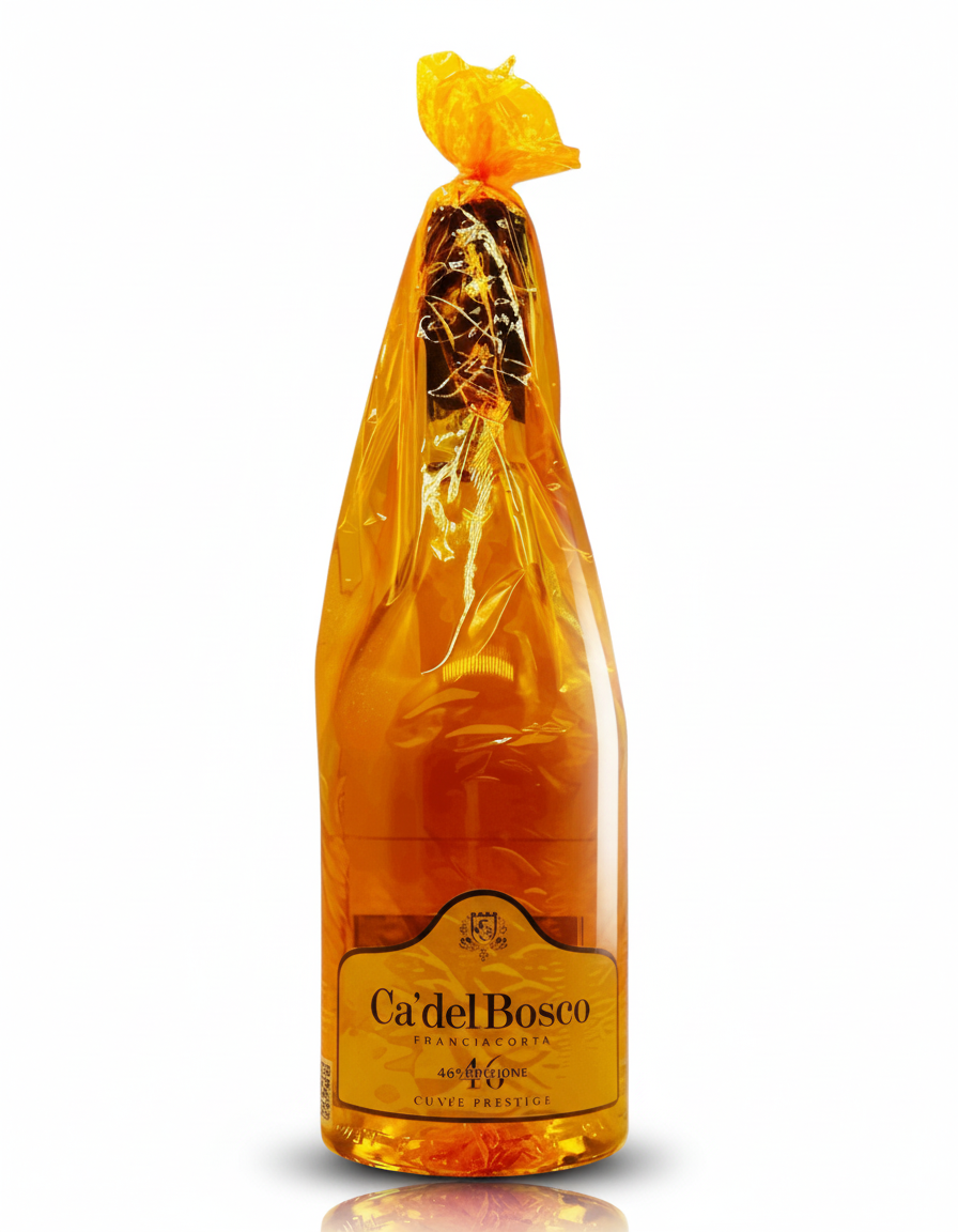Ca’ del Bosco Franciacorta Cuvée Prestige italienischer Schaumwein Flasche auf Marmortisch, hochwertige Franciacorta Brut Spezialität aus Italien