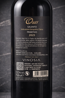 Rückseite Weinflasche Primitivo Vinosia Orus 2025 Italien mit Produktinformationen, Etikett und Barcode
