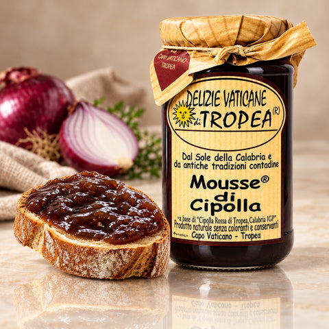 Zwiebelmousse aus Tropea IGP – Produktaufnahme mit dezenter Spiegelung