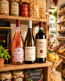 Exklusive italienische Weinbox mit drei hochwertigen Weinen aus Italien – Rosé, Weißwein und Rotwein elegant präsentiert