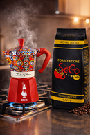 Italienischer Espresso auf dem Herd – Mokkakanne mit Premium Kaffee Bohnen
