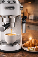        DeLonghi EC 685.W Espresso Zubereitung Tasse Kaffee Croissant Küche