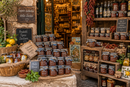 Mediterraner Geschmack für echte Genießer
Tomaten, Basilikum, Knoblauch und Peperoncino vereinen sich zu einem authentischen sizilianischen Pesto voller Charakter.