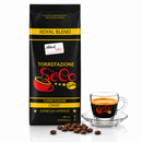 Italienischer Espresso Kaffee Bohnen 1kg SeCo Royal Blend Espresso Intenso mit Espressotasse und Kaffeebohnen auf weißem Hintergrund