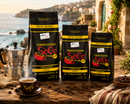 SeCo Royal Blend Espresso Intenso 1kg Kaffeebohnen aus Italien in traditioneller italienischer Küche mit Mokkakanne