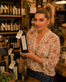 Italienisches Olivenöl Extra Vergine aus Italien – Präsentation in der Bella Italia Store Feinkost-Boutique mit authentischen italienischen Spezialitäten.