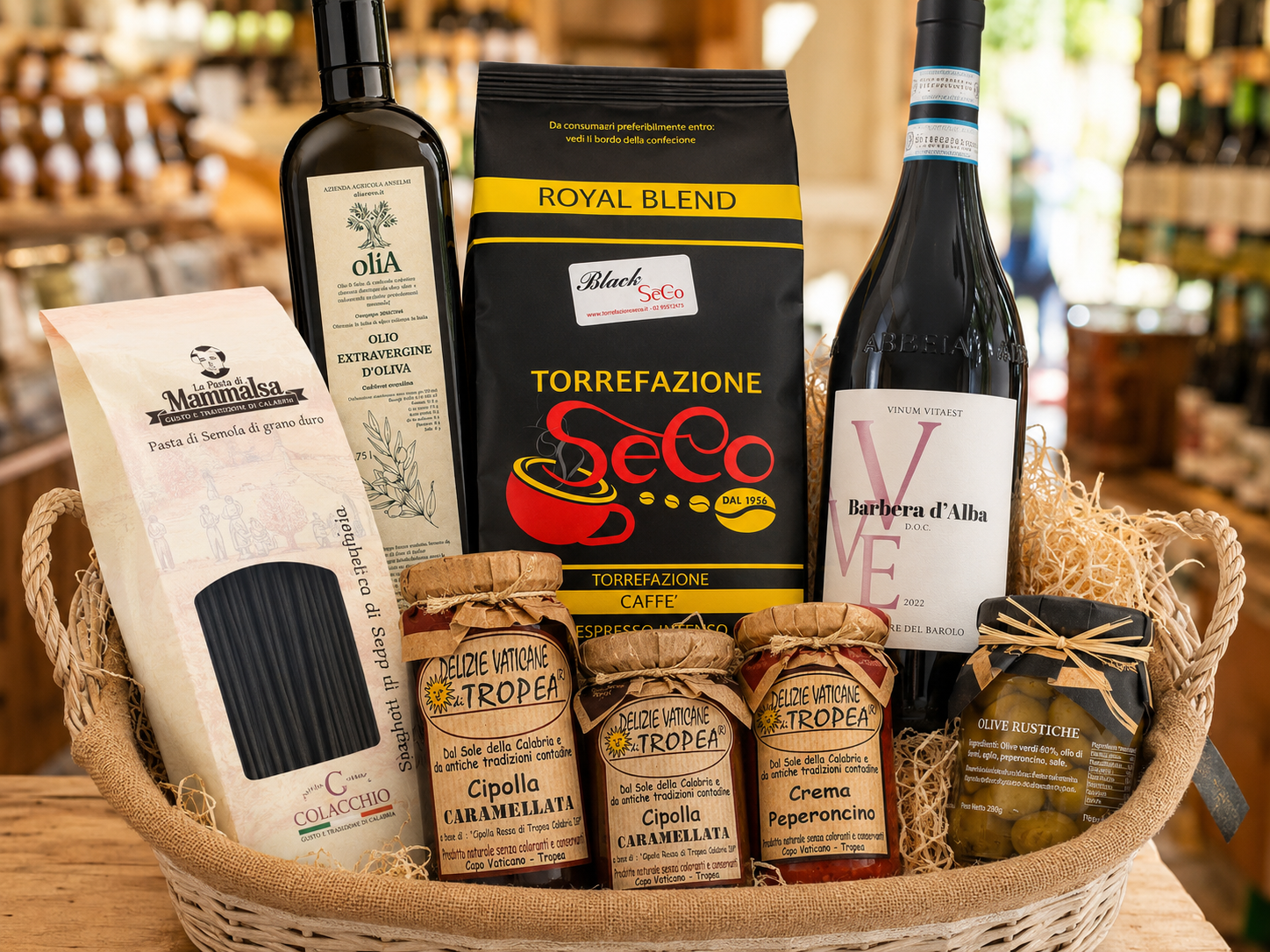 Gourmet Präsentkorb aus Italien mit Rotwein, Kaffee, Pasta, Oliven und Tropea Spezialitäten