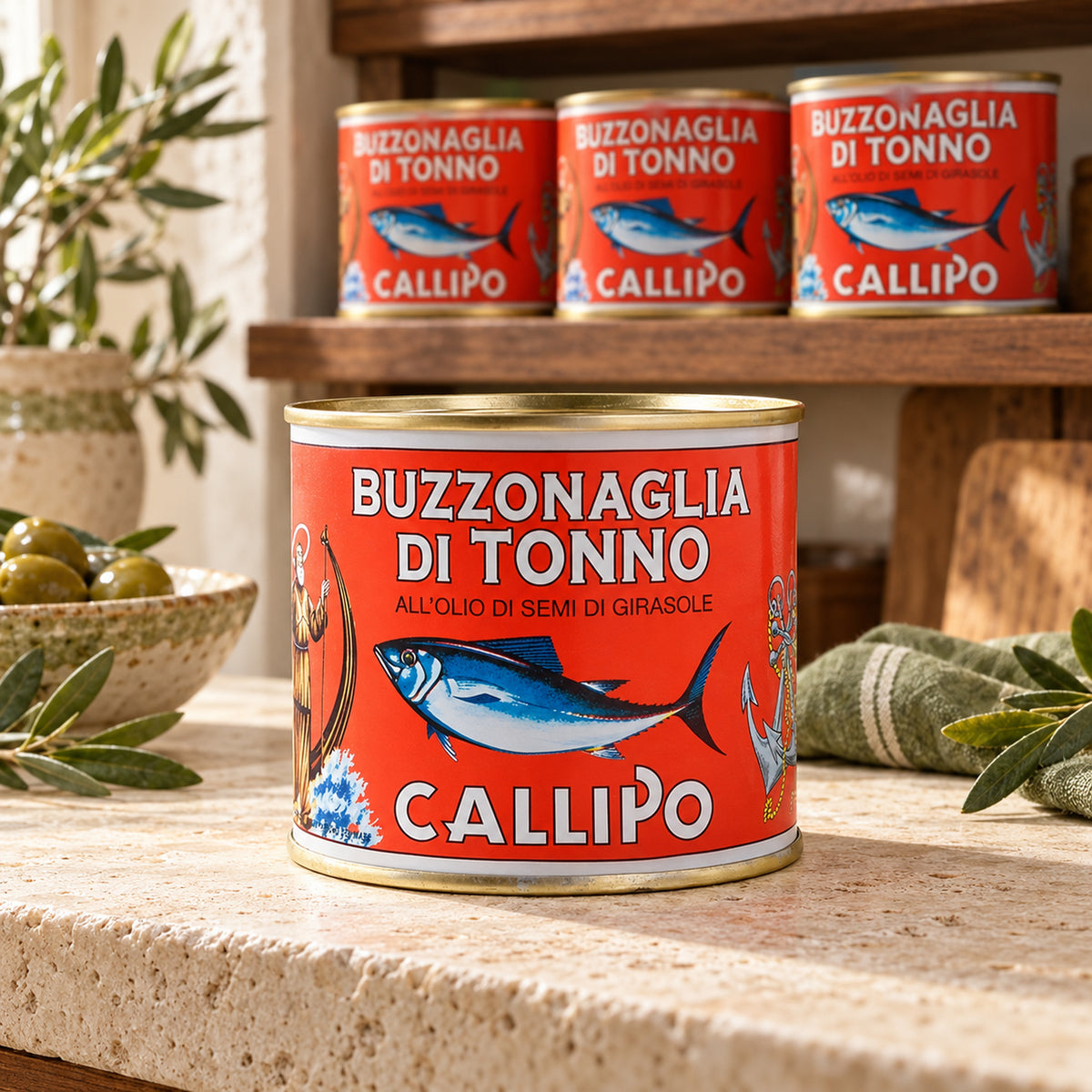 Callipo Buzzonaglia di Tonno in einer rustikalen italienischen Feinkostboutique