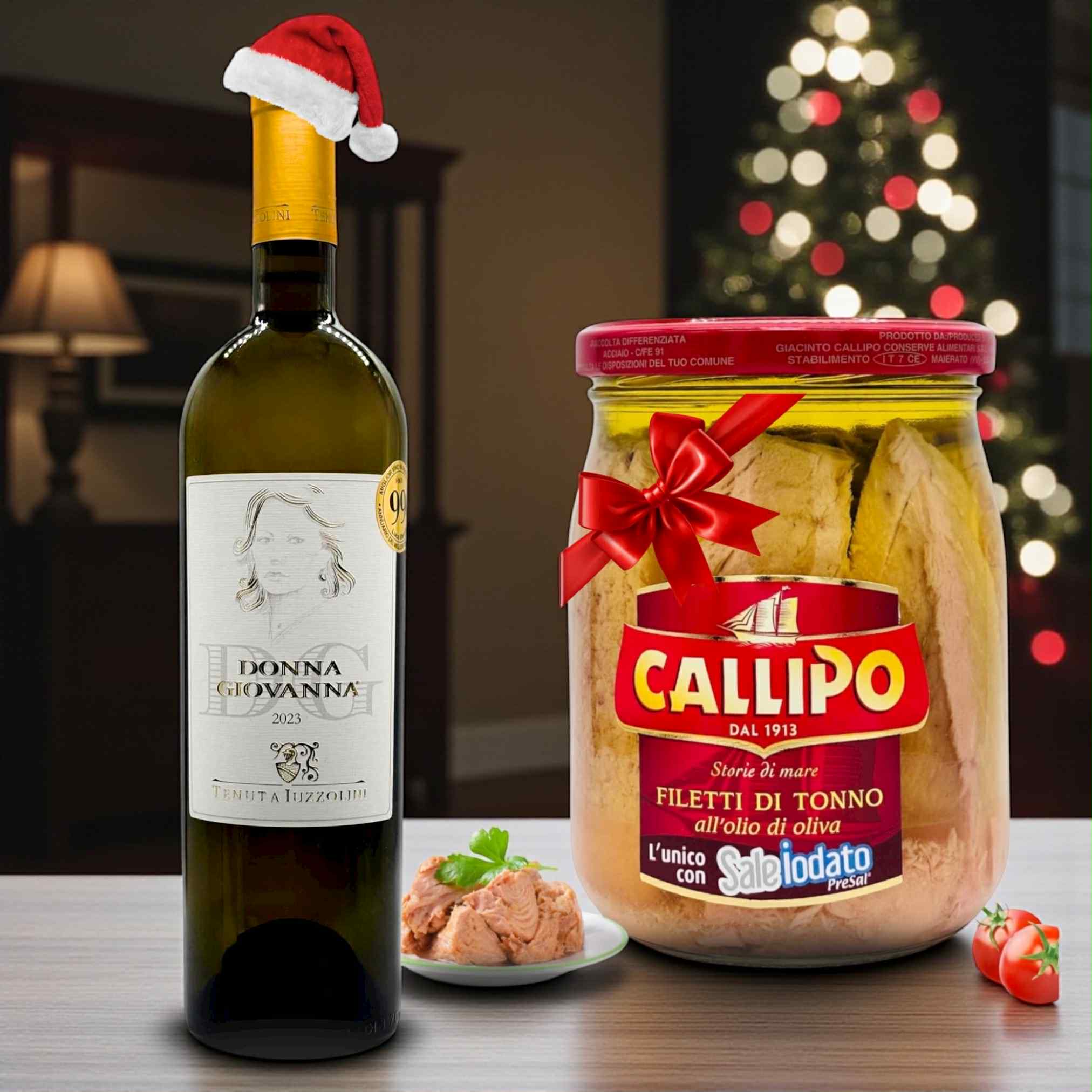 Italienische Kombination aus Donna Giovanna Weißwein und Callipo Thunfischfilets in Olivenöl – festliche Präsentation mit Weihnachtsdeko von Bella Italia Store.