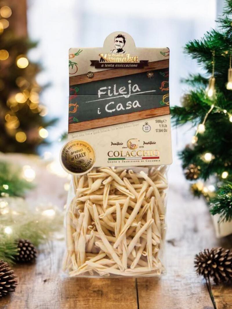 Fileja i Casa Pasta 500g – Traditionelle italienische Pasta von Bella Italia Store, festlich dekoriert für die Weihnachtszeit, ideal für besondere Festmahlzeiten