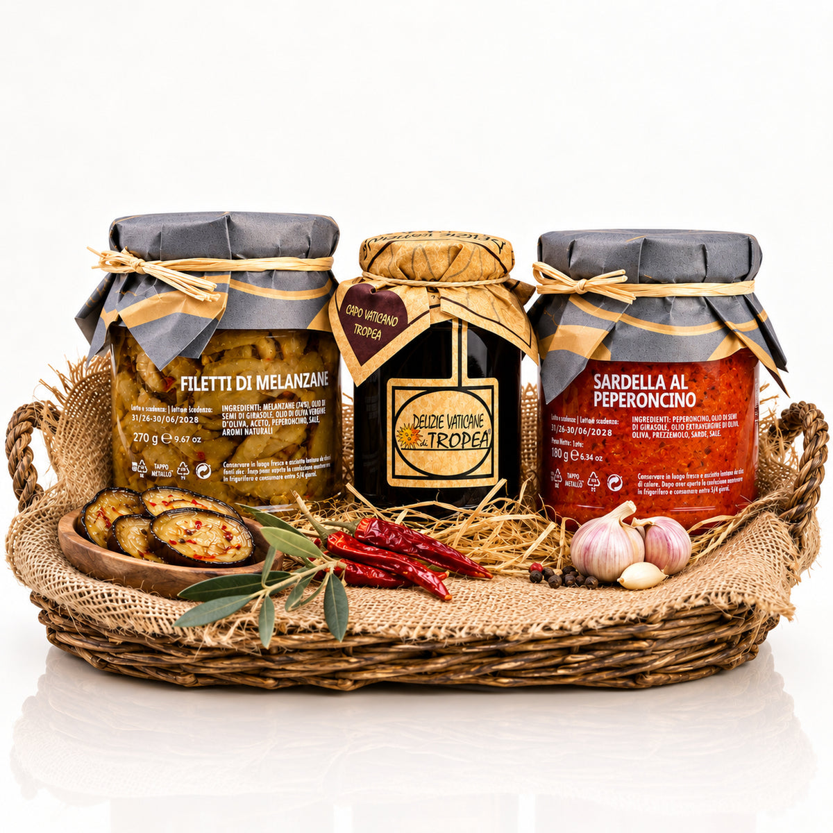 Italienische Antipasti Spezialitäten – Auberginen, Tropea Zwiebelmousse & Sardella al Peperoncino