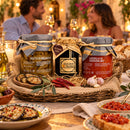 Italienische Antipasti Spezialitäten – Auberginen, Tropea Zwiebelmousse & Sardella al Peperoncino – Italienische Tischatmosphäre mit Gästen