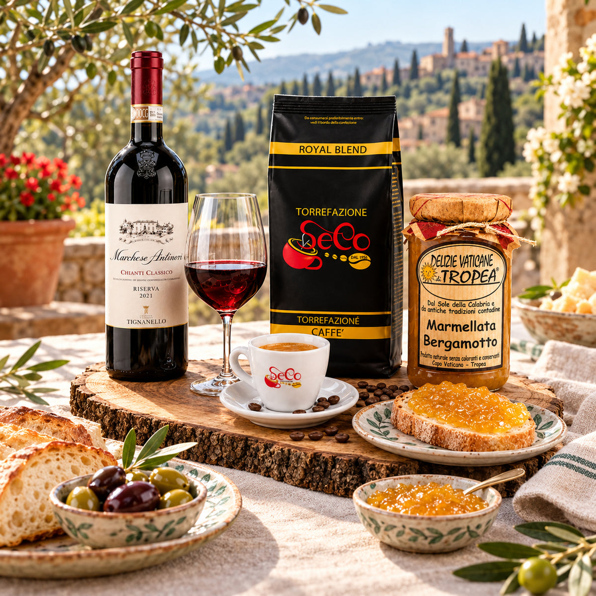 Italienisches Feinkost Paket mit Chianti, Kaffee & Bergamotte Marmelade – Serviervorschlag auf einer italienischen Terrasse