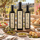 Familienpaket Olia Extra Vergine – 3 Flaschen à 750 ml aus Apulien – Serviervorschlag auf einer italienischen Terrasse