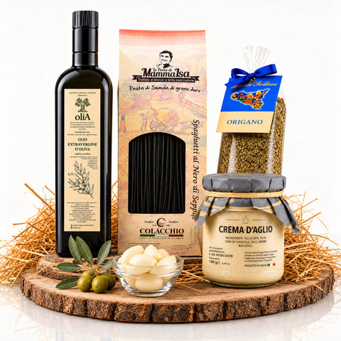 italienische Feinkostpaket „Nero di Seppia“ – Bio Olivenöl, schwarze Spaghetti, Knoblauchcreme & Oregano italienische Feinkostpaket – Produktset auf der originalen Unterlage