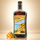 Vecchio Amaro del Capo - Kräuterlikör aus Kalabrien – 700 ml – Flasche mit Orangenschale und Kräutern auf cremefarbenem Hintergrund mit Spiegelung